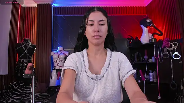 XiaQueen online show from 03.04.26