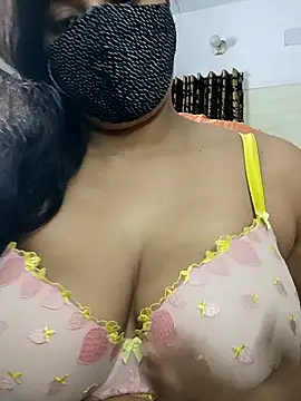 Snapshot of Cute-Faria chatting on 09.20.25 Cute-Faria online show from 09.20.25