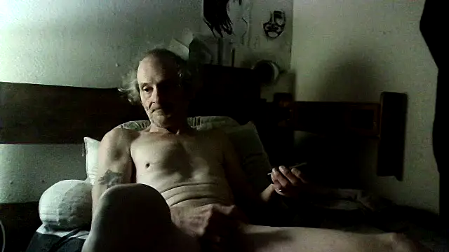 Snapshot of Dara4q chatting on 11.13.25 Dara4q online show from 11.13.25