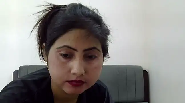 Queen Couple online show from 02.23.25