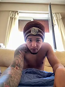 Snapshot of yeiyei_oficial chatting on 10.02.25 yeiyei oficial online show from 10.02.25