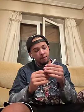 Snapshot of yeiyei_oficial chatting on 10.13.25 yeiyei oficial online show from 10.13.25