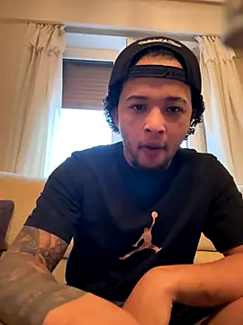 Snapshot of yeiyei_oficial chatting on 10.16.25 yeiyei oficial online show from 10.16.25