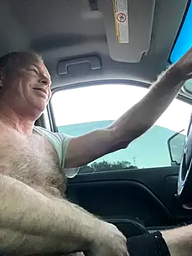 Snapshot of hintly chatting on 09.16.25 hintly online show from 09.16.25