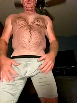 Snapshot of hintly chatting on 09.24.25 hintly online show from 09.24.25