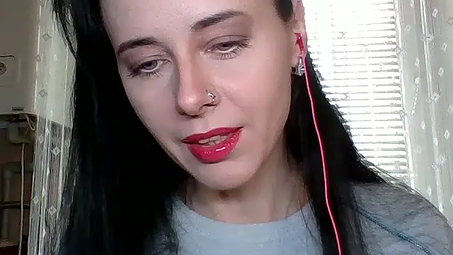 LuminousLady online show from 10.28.25