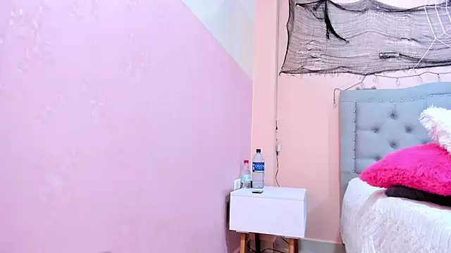 Snapshot of littletammy4u_ chatting on 11.03.25 littletammy4u online show from 11.03.25