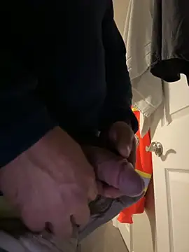 Snapshot of aleds17668 chatting on 10.22.25 aleds17668 online show from 10.22.25