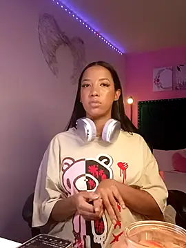 SallyWhitee online show from 02.08.26