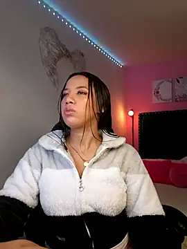 SallyWhitee online show from 03.10.26