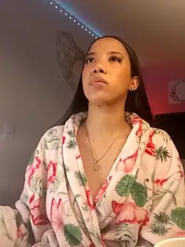 SallyWhitee online show from 03.22.26