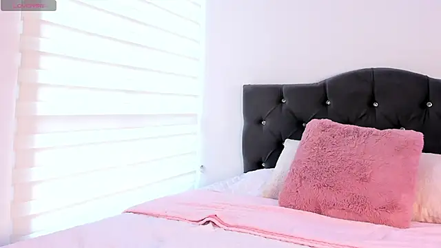 Snapshot of GABBY_CULLEN chatting on 11.08.25 GABBY CULLEN online show from 11.08.25