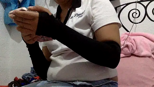 sharonlopez9611 online show from 04.04.26