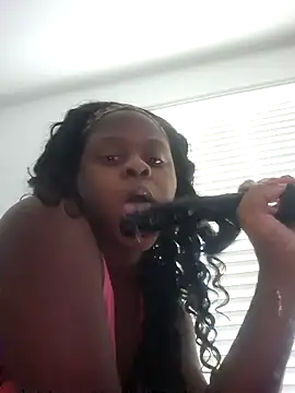 Snapshot of CocoaDoll22 chatting on 11.10.25 CocoaDoll22 online show from 11.10.25