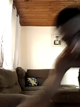 Snapshot of Mineirinho043 chatting on 02.14.25 Mineirinho043 online show from 02.14.25