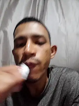 Snapshot of Mineirinho043 chatting on 03.02.25 Mineirinho043 online show from 03.02.25