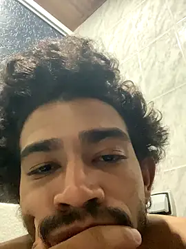 Snapshot of Mineirinho043 chatting on 10.01.25 Mineirinho043 online show from 10.01.25