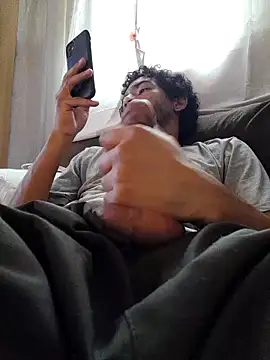 Snapshot of Mineirinho043 chatting on 10.14.25 Mineirinho043 online show from 10.14.25