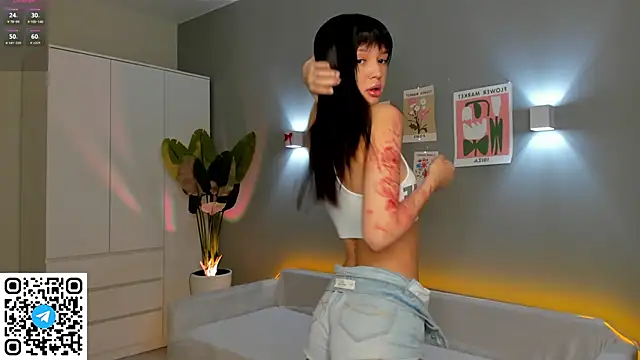 Snapshot of RikoAsada chatting on 10.05.25 RikoAsada online show from 10.05.25