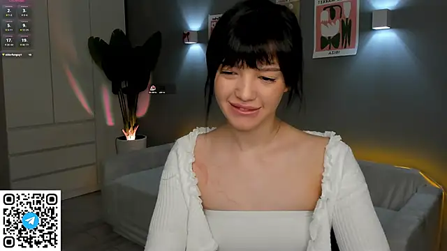 Snapshot of RikoAsada chatting on 10.09.25 RikoAsada online show from 10.09.25