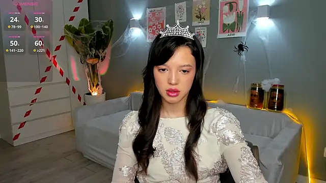 Snapshot of RikoAsada chatting on 10.31.25 RikoAsada online show from 10.31.25