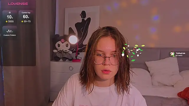 Snapshot of Mia_Luw chatting on 10.12.25 Mia Luw online show from 10.12.25