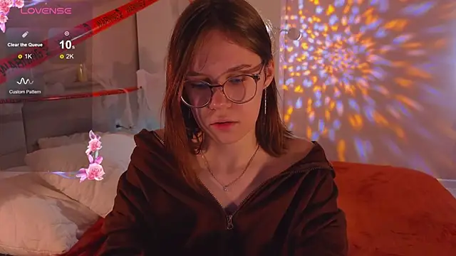 Snapshot of Mia_Luw chatting on 11.01.25 Mia Luw online show from 11.01.25