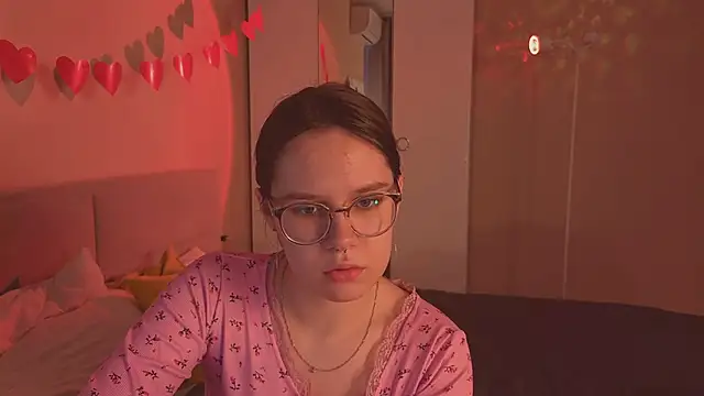 Mia Luw online show from 02.27.26