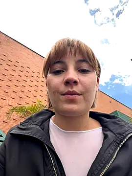 Maggie Geller online show from 12.04.25