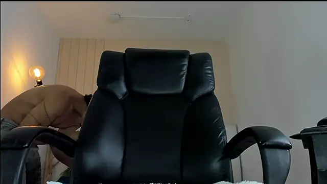 ISAAC CRYSTON online show from 11.29.25