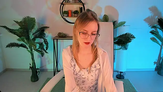 KiraMontoya online show from 03.11.25