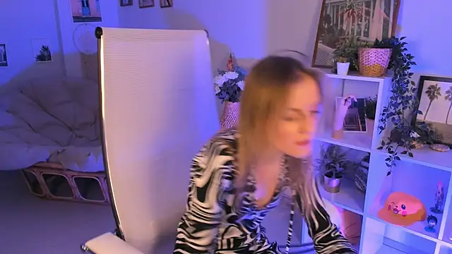 KiraMontoya online show from 03.23.25