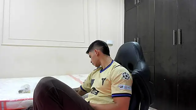 ANDRES STUD online show from 04.18.26