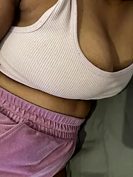 shakybabyx online show from 10.18.25