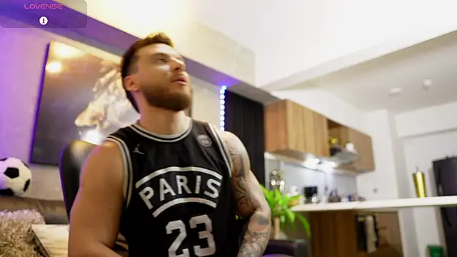 Snapshot of David_blake_ chatting on 10.28.25 David blake online show from 10.28.25