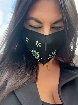 Loveblackzilla online show from 10.08.25