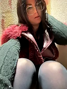 Loveblackzilla online show from 10.10.25