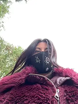 Loveblackzilla online show from 10.11.25