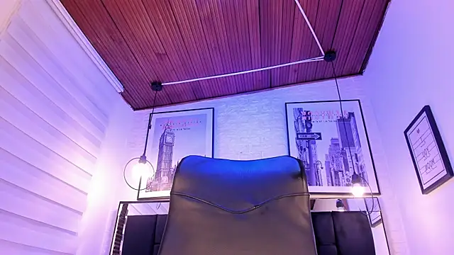 tylla  online show from 10.09.25