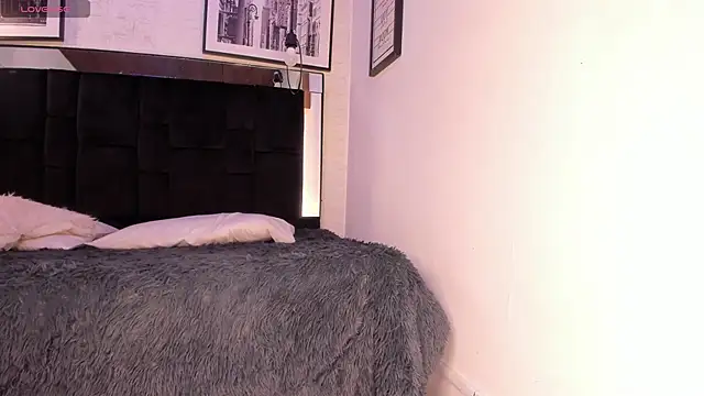 tylla  online show from 11.13.25