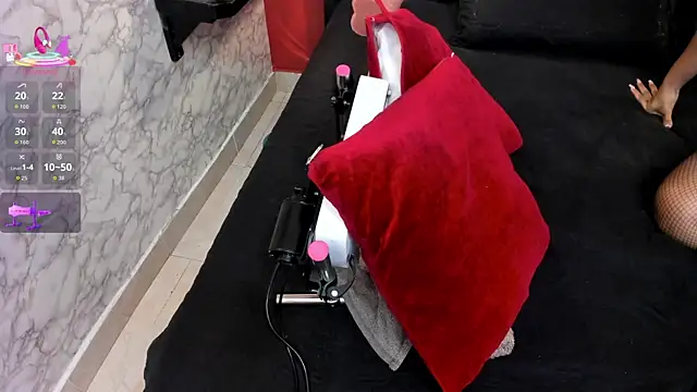 IVISBOUNCYASS online show from 04.11.26