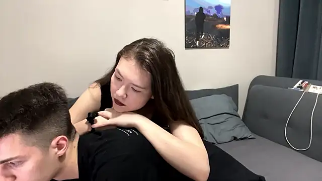 Snapshot of Tw1nFlame chatting on 03.11.25 Tw1nFlame online show from 03.11.25