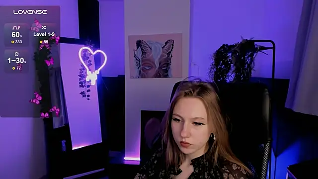 Snapshot of DariaTate chatting on 02.23.25 DariaTate online show from 02.23.25