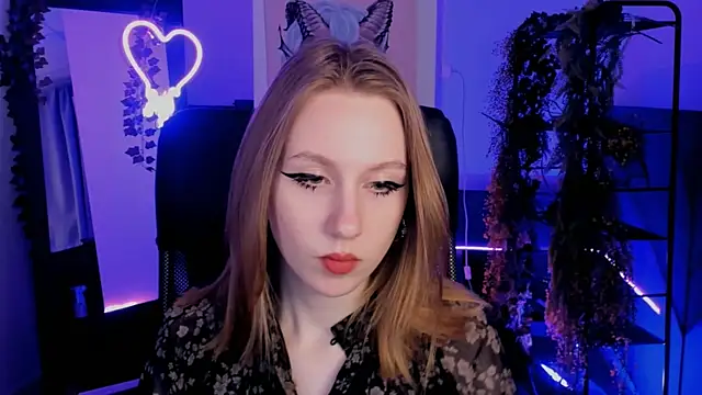 Snapshot of DariaTate chatting on 02.23.25 DariaTate online show from 02.23.25