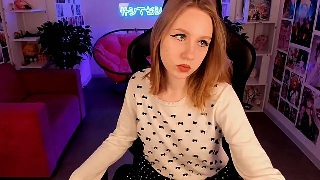 Snapshot of DariaTate chatting on 03.02.25 DariaTate online show from 03.02.25