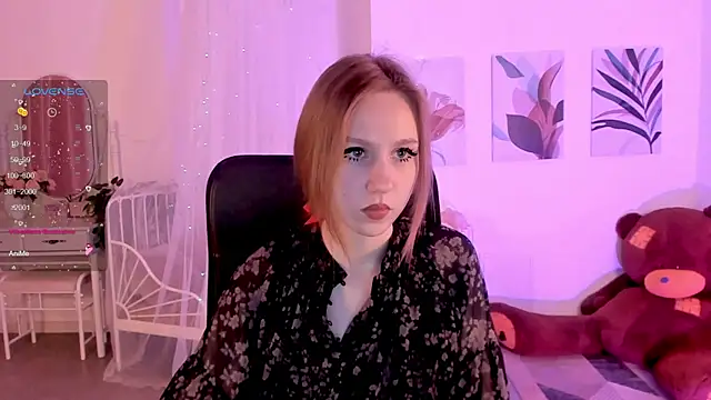 Snapshot of DariaTate chatting on 03.05.25 DariaTate online show from 03.05.25