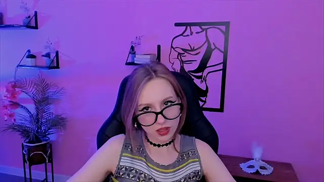 Snapshot of DariaTate chatting on 03.10.25 DariaTate online show from 03.10.25