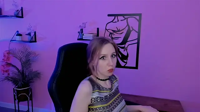 Snapshot of DariaTate chatting on 03.10.25 DariaTate online show from 03.10.25