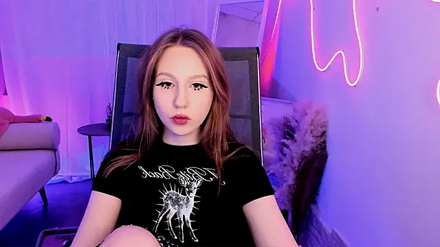 Snapshot of DariaTate chatting on 02.13.26 DariaTate online show from 02.13.26