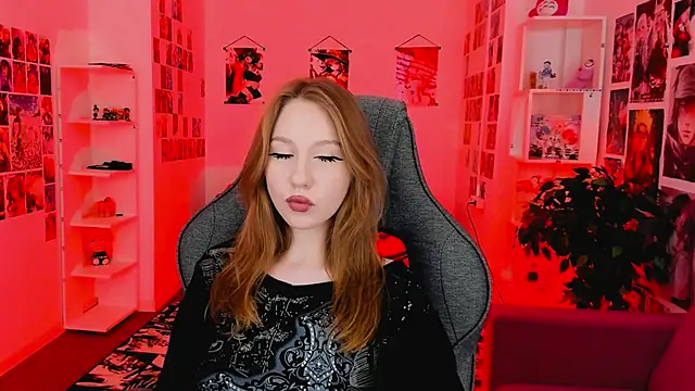 Snapshot of DariaTate chatting on 02.14.26 DariaTate online show from 02.14.26